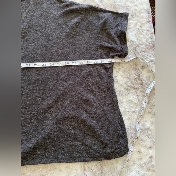 Umgee Woman’s oversized charcoal gray shortsleeved top size Small - Picture 2 of 5